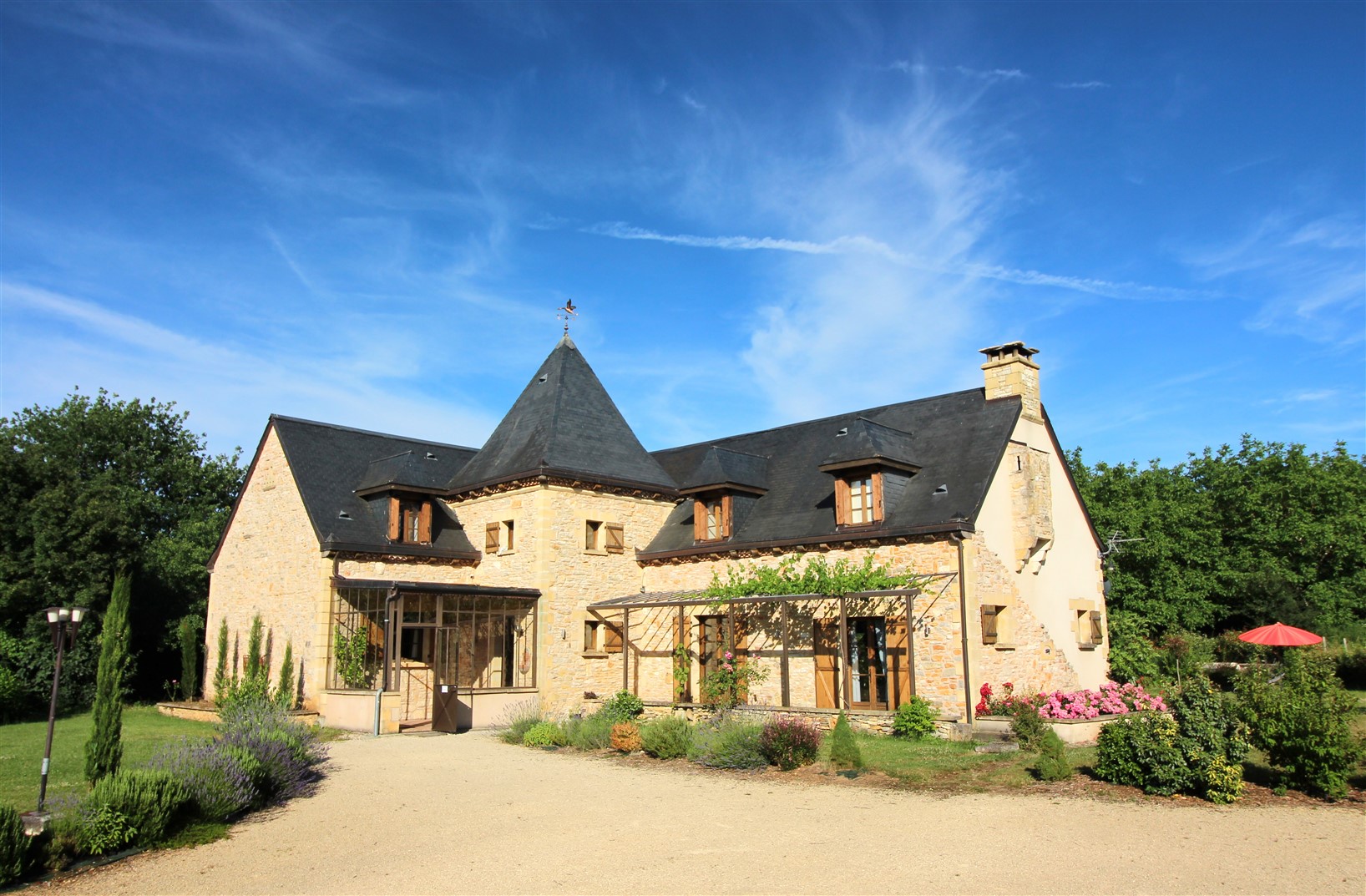 Holiday Villa in the Dordogne with private, heated, salt water pool 